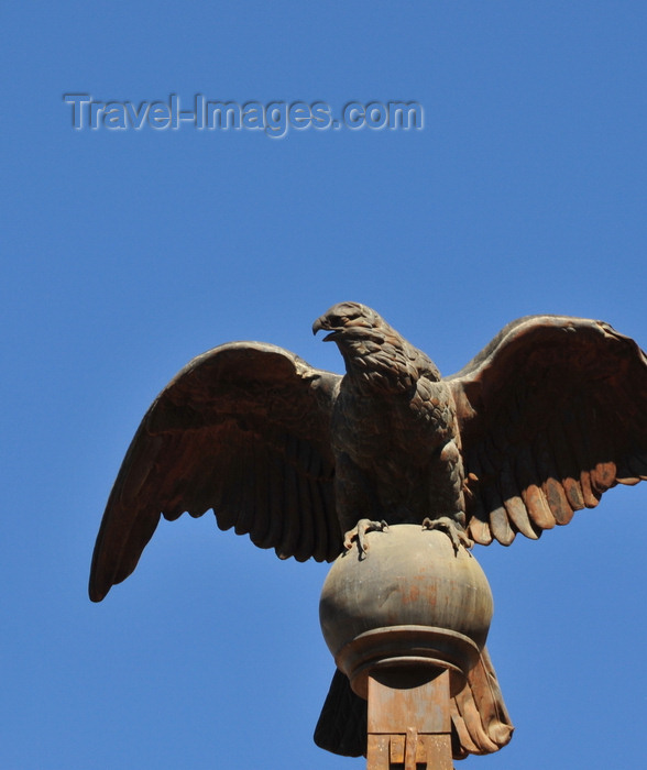 madagascar408: Antananarivo / Tananarive / Tana - Analamanga region, Madagascar: Queen's Palace - Rova - Ankadinandriana - bronze eagle, a gift of Napoleon III - photo by M.Torres - (c) Travel-Images.com - Stock Photography agency - Image Bank