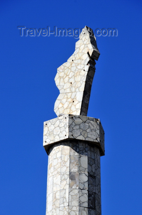 madagascar420: Antananarivo / Tananarive / Tana - Analamanga region, Madagascar: Place du MDRM - monnument for the Malagasy uprising of March 29th, 1947 - Madagascar map on top of the pillar - Ambohijatovo - photo by M.Torres - (c) Travel-Images.com - Stock Photography agency - Image Bank