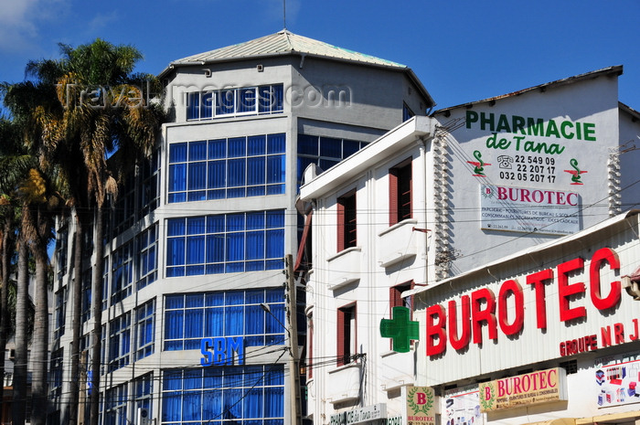 madagascar424: Antananarivo / Tananarive / Tana - Analamanga region, Madagascar: shops and offices on Rue Jean Jaurès - photo by M.Torres - (c) Travel-Images.com - Stock Photography agency - Image Bank