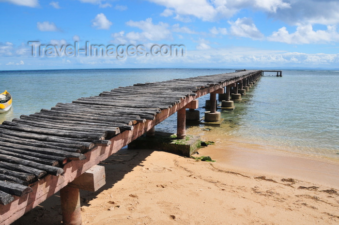 madagascar46: Vohilava, Île Sainte Marie / Nosy Boraha / St Mary Island, Analanjirofo region, Toamasina province, Madagascar: old wooden pier - photo by M.Torres - (c) Travel-Images.com - Stock Photography agency - Image Bank