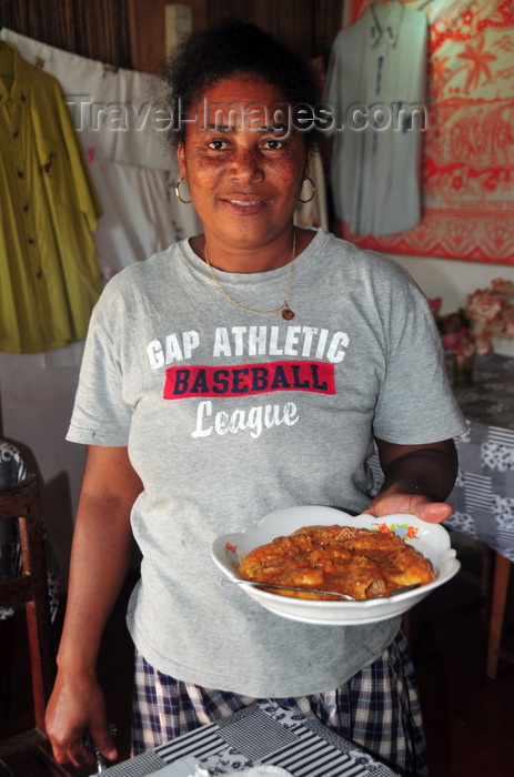 madagascar53: Vohilava, Île Sainte Marie / Nosy Boraha, Analanjirofo region, Toamasina province, Madagascar: the owner of a small restaurant brings prawns to the table - Malagasy dish - photo by M.Torres - (c) Travel-Images.com - Stock Photography agency - Image Bank