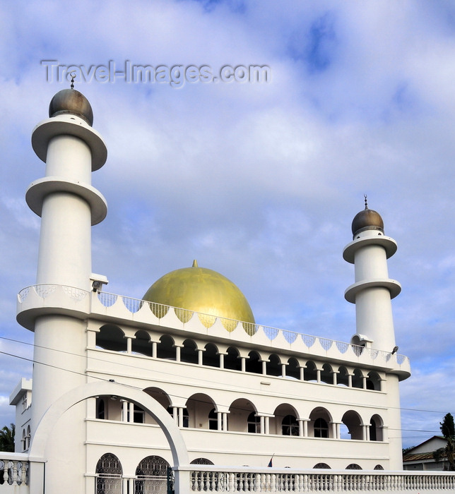 madagascar81: Toamasina / Tamatave, Madagascar: mosque façade - Boulevard Pasteur, near Canal des Pangalanes - photo by M.Torres - (c) Travel-Images.com - Stock Photography agency - Image Bank