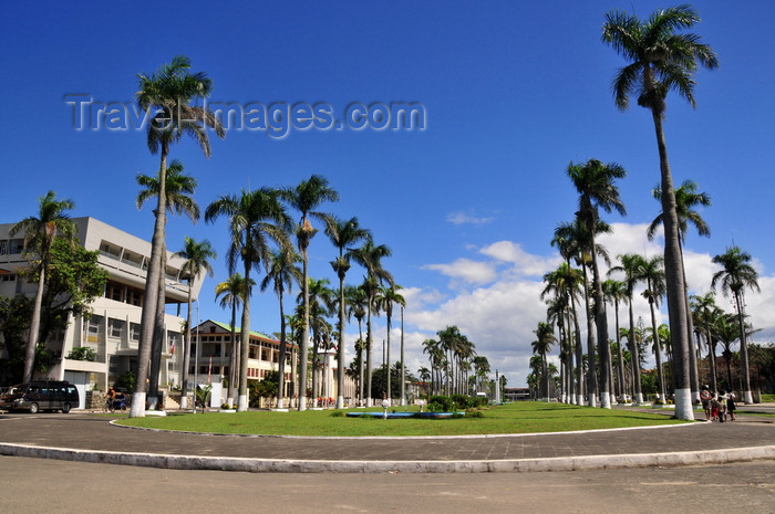 madagascar85: Toamasina / Tamatave, Madagascar: Boulevard de l'Indépendance - Araben'ny Fahaleovantena blvd - photo by M.Torres - (c) Travel-Images.com - Stock Photography agency - Image Bank