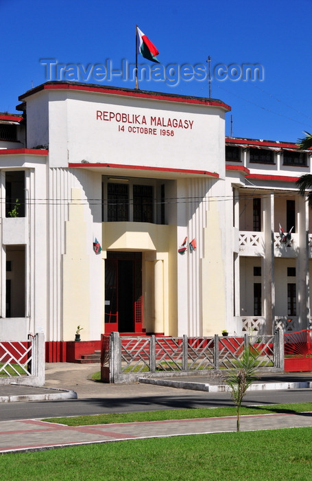 madagascar89: Toamasina / Tamatave, Madagascar: Atsinanana, region administrative building - Hotel de Région - Araben'ny Fahaleovantena blvd - photo by M.Torres - (c) Travel-Images.com - Stock Photography agency - Image Bank