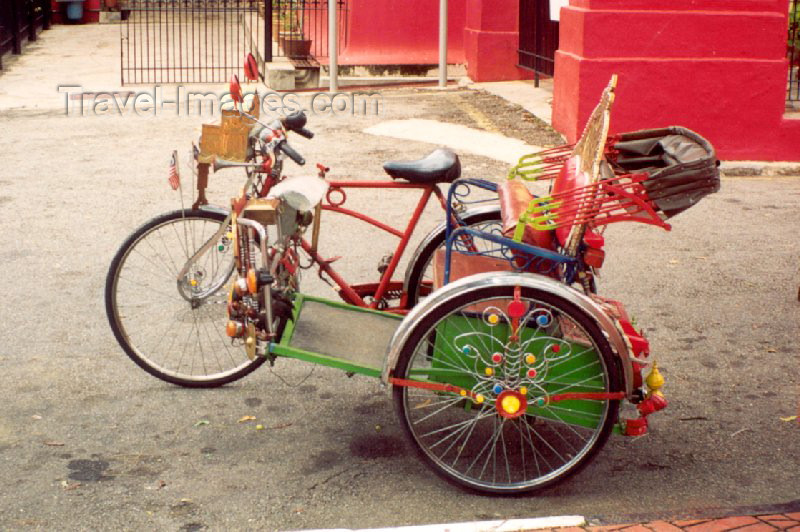 mal10: Malaysia - Malacca / Malaca / Melaka / MKZ: tricycle (photo by M.Torres) - (c) Travel-Images.com - Stock Photography agency - Image Bank