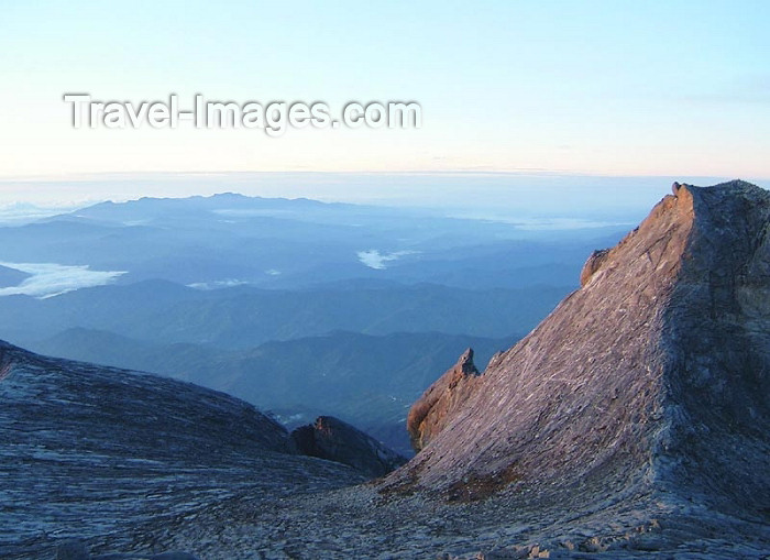 mal126: Malaysia - Sabah  (Borneo): Mt Kinabalu - looking down (photo by Ben Jackson) - (c) Travel-Images.com - Stock Photography agency - Image Bank