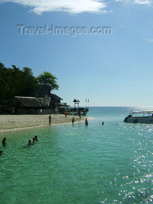 mal132: Malaysia - Sabah  (Borneo) - Sipidan island: beach (photo by Ben Jackson) - (c) Travel-Images.com - Stock Photography agency - Image Bank