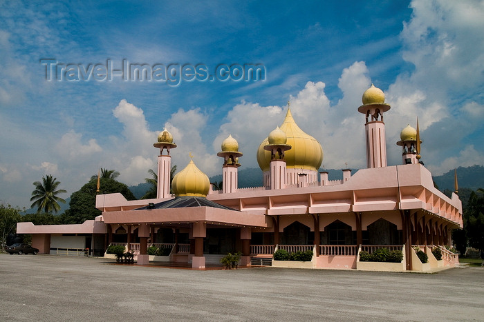 mal139: Seremban, Negeri Sembilan, Malaysia: mosque with yellow onion domes - photo by J.Hernández - (c) Travel-Images.com - Stock Photography agency - Image Bank
