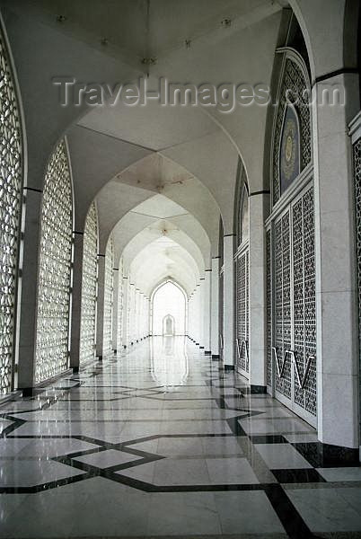 (c) Travel-Images.com - Stock Photography agency - the Global Image Bank