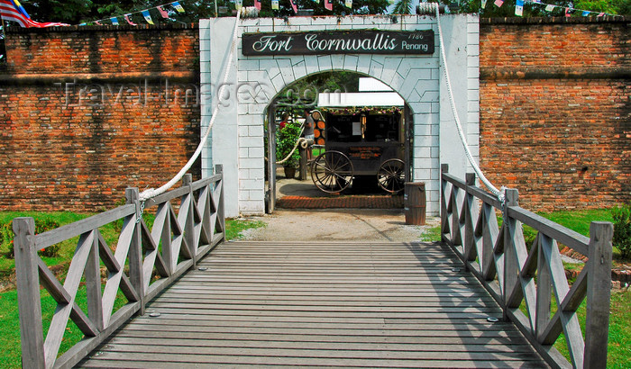 mal376: Fort Cornwallis - entrance - bridge, Penang, Malaysia. 
 photo by B.Lendrum - (c) Travel-Images.com - Stock Photography agency - Image Bank