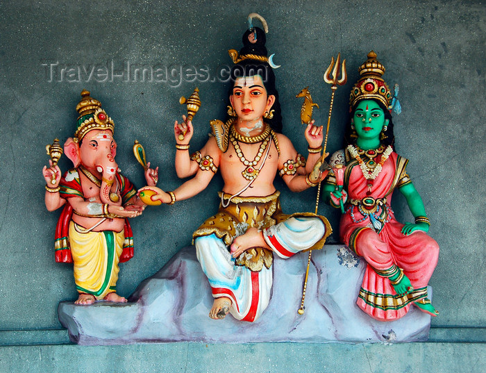 mal446: Kali Amman Temple - divine family - Shiva and Parvati are the parents of Ganesha, are said to live on Mount Kailasa in the Himalayas, Pulau Pankor Island, Malaysia.

 photo by B.Lendrum - (c) Travel-Images.com - Stock Photography agency - Image Bank