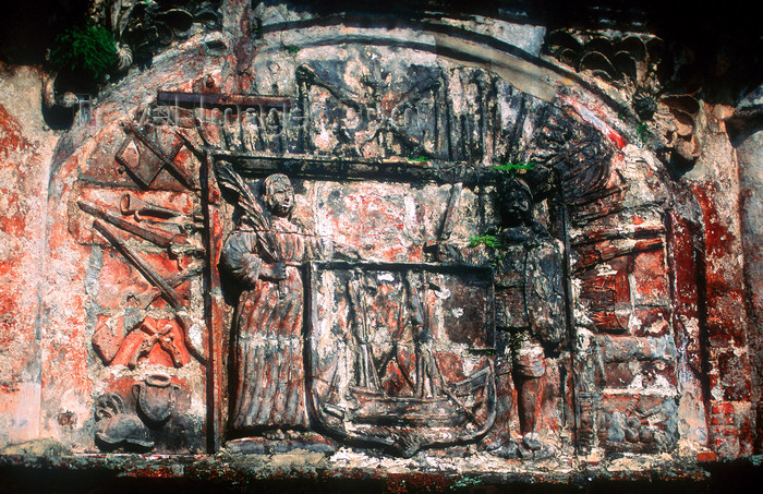 mal450: "A Famosa" - Dutch symbols at the Portuguese fort, Melaka, Malaysia - Unesco world heritage site - photo by B.Lendrum - (c) Travel-Images.com - Stock Photography agency - Image Bank