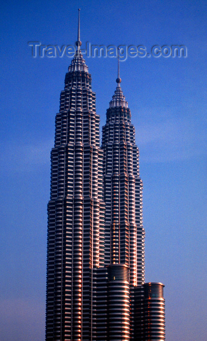 mal478: Petronas towers, KLCC, Kuala Lumpur, Malaysia - photo by B.Lendrum - (c) Travel-Images.com - Stock Photography agency - Image Bank
