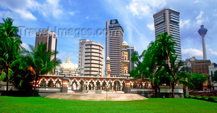 mal482: Masjid Jamek mosque and City center skyline, Kuala Lumpur, Malaysia. - photo by B.Lendrum - (c) Travel-Images.com - Stock Photography agency - Image Bank