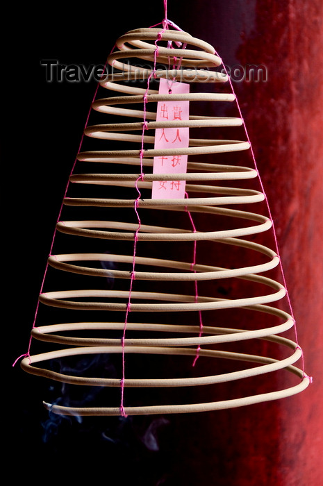 mal509: Kuala Lumpur, Malaysia: hanging incense coil at the God of War Temple / Guan Di Temple - photo by J.Pemberton - (c) Travel-Images.com - Stock Photography agency - Image Bank