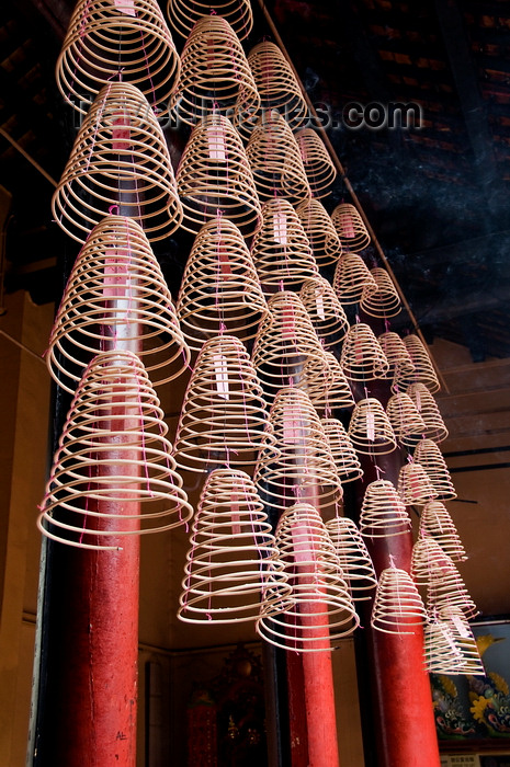 mal510: Kuala Lumpur, Malaysia: incense coils at Guandi Temple - Taoist shrine dedicated to General Kwan Ti, revered as the god of war - photo by J.Pemberton - (c) Travel-Images.com - Stock Photography agency - Image Bank