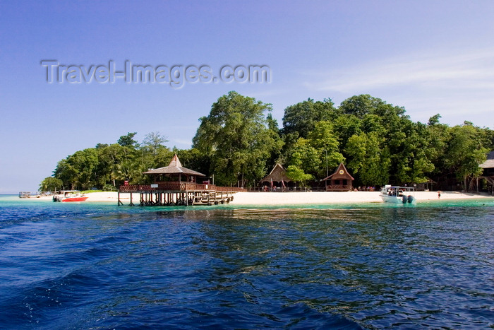 mal601: Sipadan Island, Sabah, Borneo, Malaysia: approaching the jetty on Sipadan Island - photo by S.Egeberg - (c) Travel-Images.com - Stock Photography agency - Image Bank