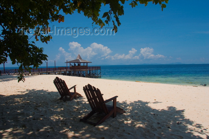 mal603: Sipadan Island, Sabah, Borneo, Malaysia: beach chairs on tropical beach near the jetty - photo by S.Egeberg - (c) Travel-Images.com - Stock Photography agency - Image Bank