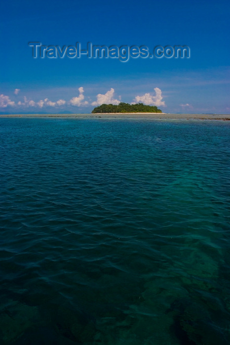 mal608: Sipadan Island, Sabah, Borneo, Malaysia: Sipadan on the horizon - Celebes Sea -  photo by S.Egeberg - (c) Travel-Images.com - Stock Photography agency - Image Bank