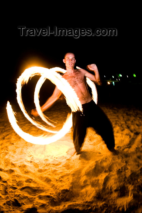 mal624: Perhentian Island, Terengganu, Malaysia: Perhentian Island Resort - Teluk Pauh - PIR - fire spiral - fireshow dancer performing on the beach - photo by S.Egeberg - (c) Travel-Images.com - Stock Photography agency - Image Bank