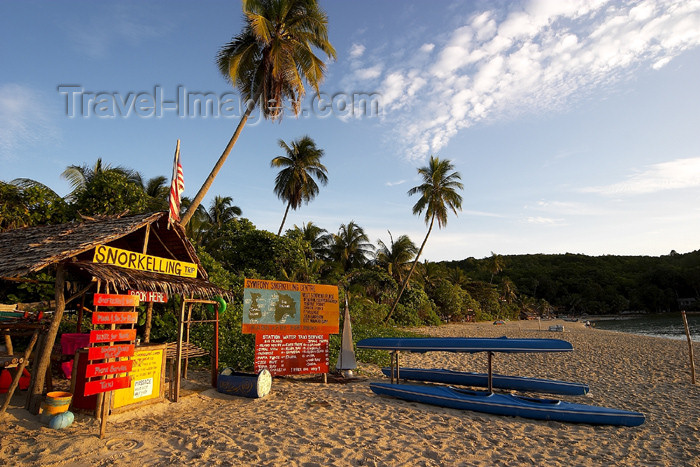 mal69: Malaysia - Pulau Perhentian / Perhentian Island: the snorkelling offices (photo by Jez Tryner) - (c) Travel-Images.com - Stock Photography agency - Image Bank