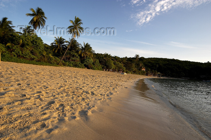 mal71: Malaysia - Pulau Perhentian / Perhentian Island: beach - South China Sea - photo by Jez Tryner - (c) Travel-Images.com - Stock Photography agency - Image Bank