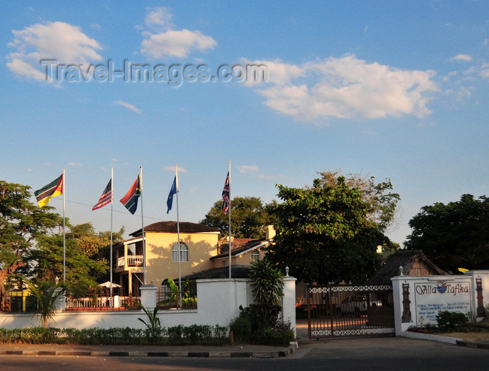 malawi111: Mangochi, Malawi: Villa Tafika, historic lodge, built in 1891 - former Hotel Fort Johnston and European Club - Clock tower circle - photo by M.Torres - (c) Travel-Images.com - Stock Photography agency - Image Bank