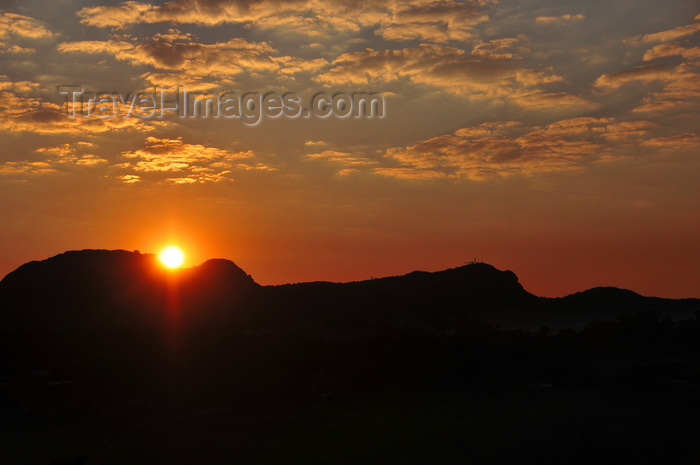 malawi63: Blantyre, Malawi: sunrise over the hills to the east of the city - photo by M.Torres - (c) Travel-Images.com - Stock Photography agency - Image Bank