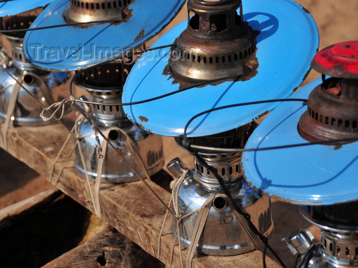 malawi96: Cape Maclear / Chembe, Malawi: kerosene lanterns on a fishing boat, used for nocturnal fishing of the Usipa / lake sardine, a small fish that is drawn to the surface by the lights - photo by M.Torres - (c) Travel-Images.com - Stock Photography agency - Image Bank