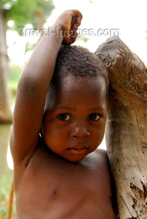 mali37: Bandiagara Escarpment, Dogon country, Mopti region, Mali: local boy portrait - photo by J.Pemberton - (c) Travel-Images.com - Stock Photography agency - Image Bank