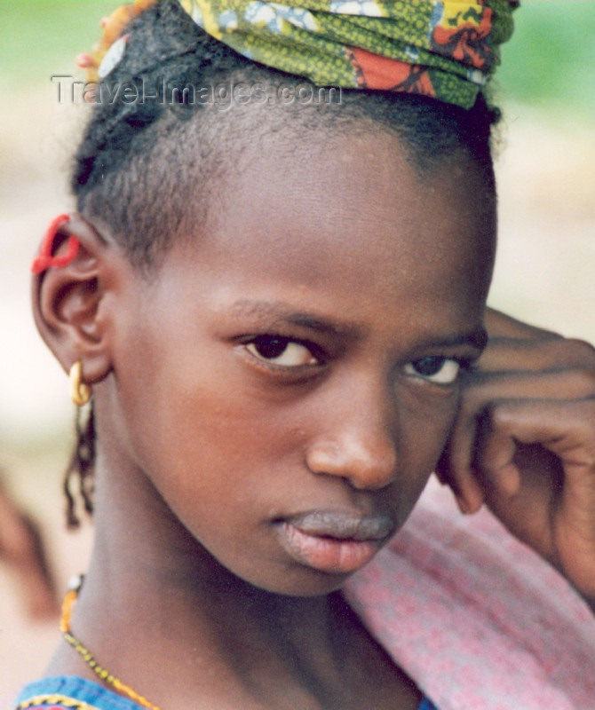 mali39: Mali - Peul / Fulani / Fula woman - photo by N.Cabana - (c) Travel-Images.com - Stock Photography agency - Image Bank