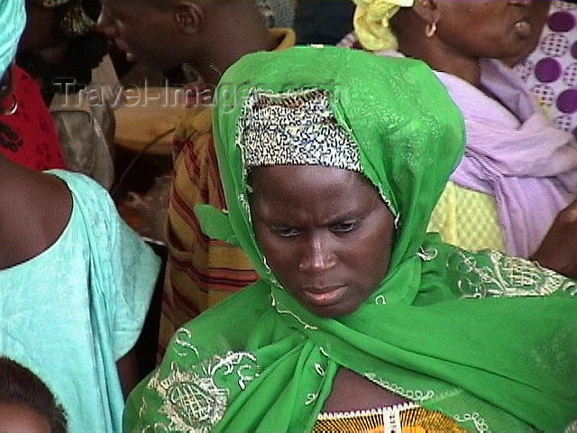 mali41: Mali - Mopti: woman in Islamic green - at the market - photo by A.Slobodianik - (c) Travel-Images.com - Stock Photography agency - Image Bank
