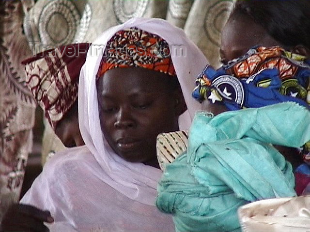mali42: Mali - Mopti: Muslim woman at the market - photo by A.Slobodianik - (c) Travel-Images.com - Stock Photography agency - Image Bank