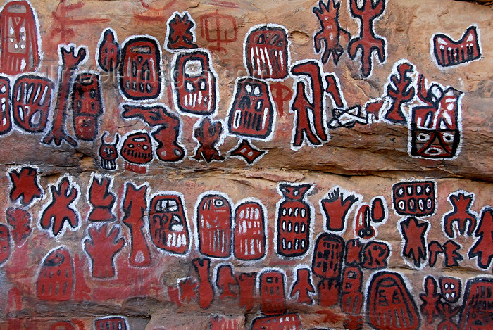 mali69: Bandiagara Escarpment, Dogon country, Mopti region, Mali: Songo village circumcision ceremonial paintings - red paint for the sacrificed blood of the ancestral spirit Nommo - rock paintings on the great vault - photo by J.Pemberton - (c) Travel-Images.com - Stock Photography agency - Image Bank