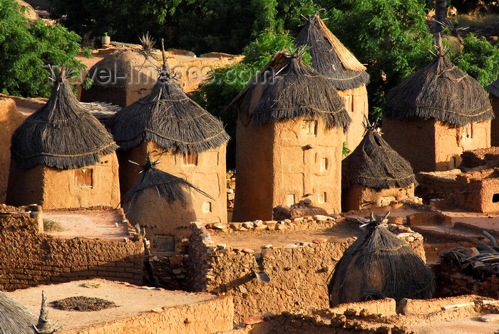 mali71: Bandiagara Escarpment, Dogon country, Mopti region, Mali: Songo village - Dogon granaries with fake windows to look like miniature buildings - photo by J.Pemberton - (c) Travel-Images.com - Stock Photography agency - Image Bank