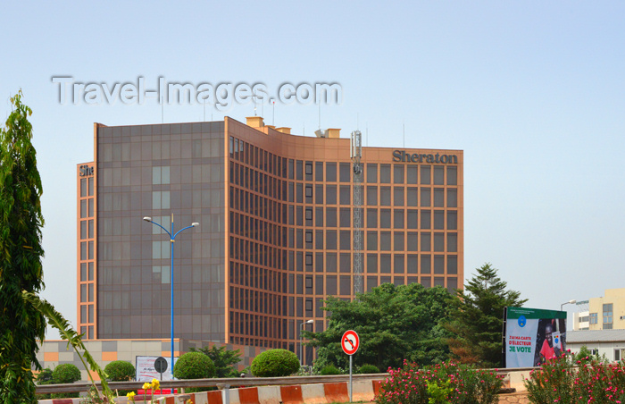 mali88: Bamako, Mali: Sheraton hotel - on Hamdallaye, by the Cité Administrative - photo by M.Torres - (c) Travel-Images.com - Stock Photography agency - Image Bank