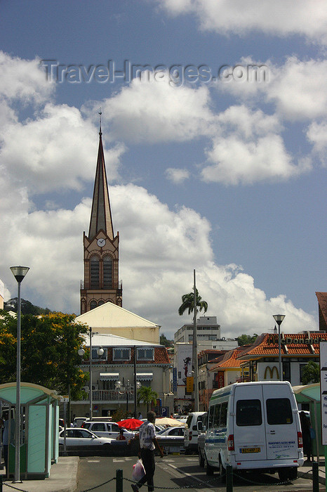 martinique16: Fort-de-France, Martinique: traffic and the Cathedral's spire - photo by D.Smith - (c) Travel-Images.com - Stock Photography agency - Image Bank