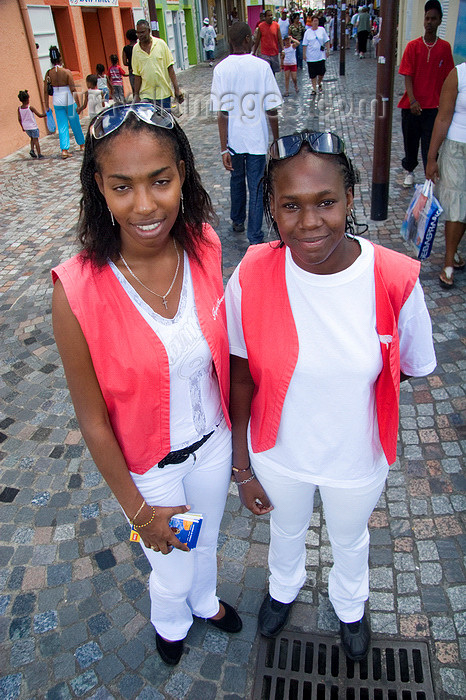 martinique18: Fort-de-France, Martinique: smiling women - photo by D.Smith - (c) Travel-Images.com - Stock Photography agency - Image Bank