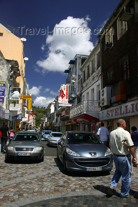 martinique22: Fort-de-France, Martinique: busy street - photo by D.Smith - (c) Travel-Images.com - Stock Photography agency - Image Bank