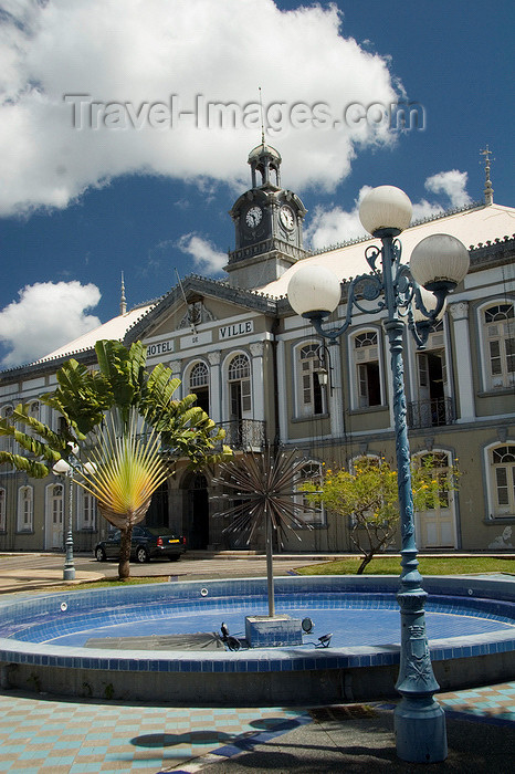 martinique24: Fort-de-France, Martinique: Hôtel de Ville and fan palms - Hôtel de la Préfecture - photo by D.Smith - (c) Travel-Images.com - Stock Photography agency - Image Bank