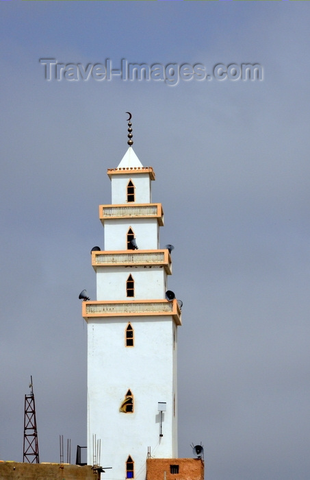 mauritania11: Nouakchott, Mauritania: minaret of the Capital Mosque, with 3 levels of balconies, four spheres and a crescent - photo by M.Torres - (c) Travel-Images.com - Stock Photography agency - Image Bank