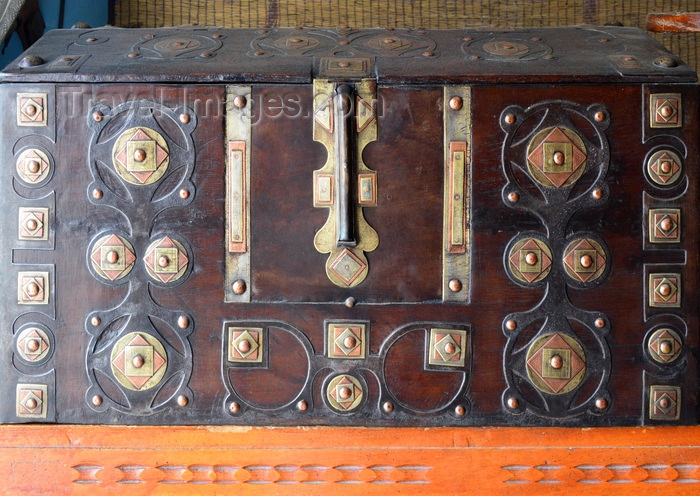 mauritania23: Nouakchott, Mauritania: traditional wooden chest with ornate brass fittings - Mauritanian handicraft - photo by M.Torres - (c) Travel-Images.com - Stock Photography agency - Image Bank