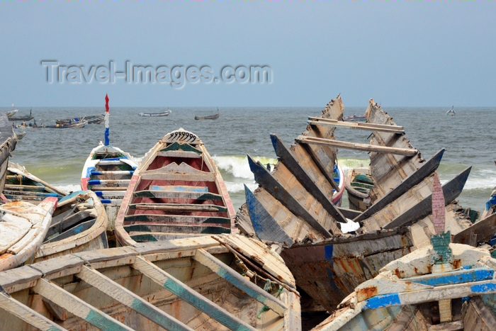 mauritania36: Nouakchott, Mauritania: traditional wooden fishing boats at the fishing harbor - prows facing the Atlantic - Port de Pêche - photo by M.Torres - (c) Travel-Images.com - Stock Photography agency - Image Bank