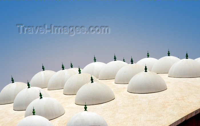 mauritania44: Nouakchott, Mauritania: multiple white domes of the Central Courthouse roof, Palace of Justice - Islamic architecture detail - Palais de Justice - photo by M.Torres - (c) Travel-Images.com - Stock Photography agency - Image Bank