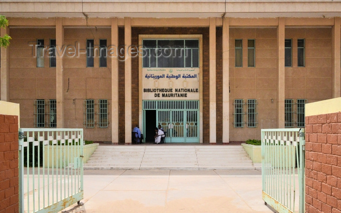 mauritania67: Nouakchott, Mauritania: people sit at the entrance of the National Library of Mauritania - photo by M.Torres - (c) Travel-Images.com - Stock Photography agency - Image Bank