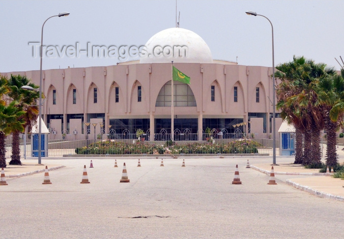 mauritania72: Nouakchott, Mauritania: domed building of the Nouakchott Convention Center, mostly used for government events - Palais des congrès avenue - photo by M.Torres - (c) Travel-Images.com - Stock Photography agency - Image Bank