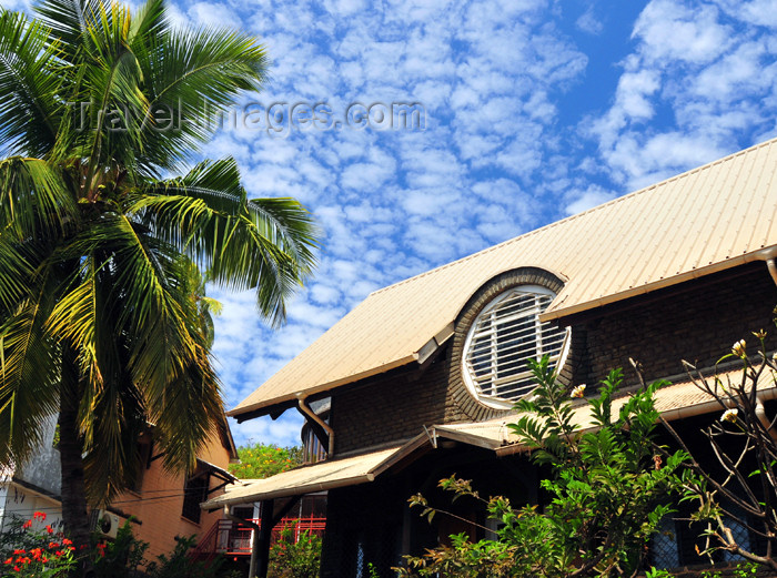 mayotte15: Mamoudzou, Grande-Terre / Mahore, Mayotte: tropical house with circular window - oculus - photo by M.Torres - (c) Travel-Images.com - Stock Photography agency - Image Bank