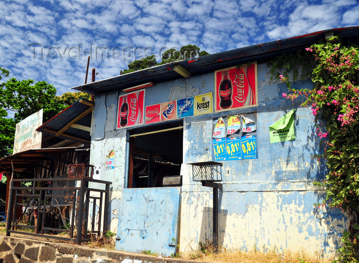 mayotte16: Mamoudzou, Grande-Terre / Mahore, Mayotte: modest shop near Place du Marché - photo by M.Torres - (c) Travel-Images.com - Stock Photography agency - Image Bank