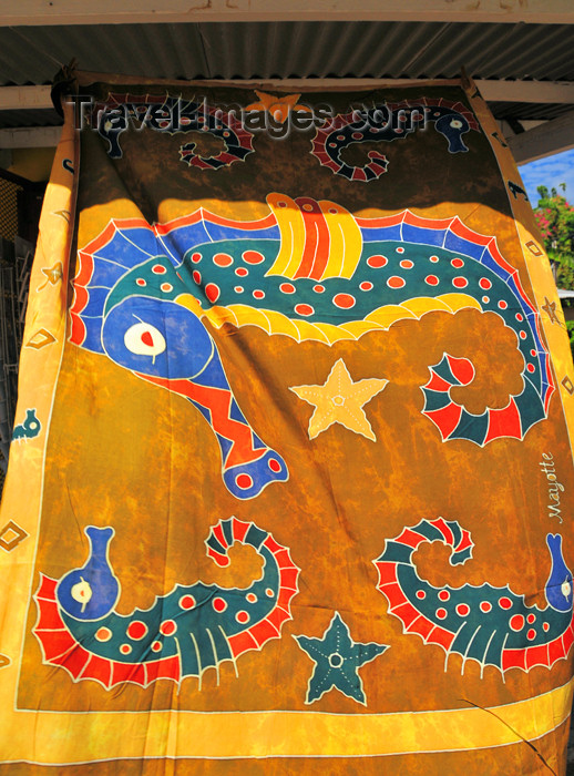 mayotte20: Mamoudzou, Grande-Terre / Mahore, Mayotte: pareo with seahorses - wraparound skirt - photo by M.Torres - (c) Travel-Images.com - Stock Photography agency - Image Bank