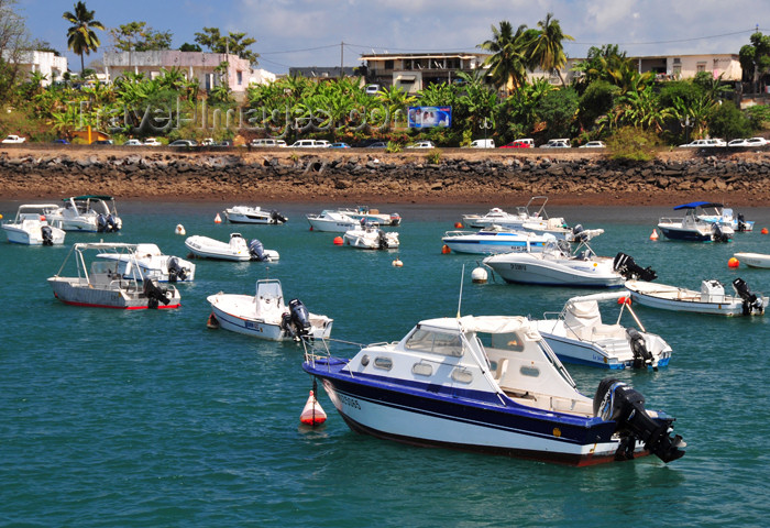 mayotte34: Mamoudzou, Grande-Terre / Mahore, Mayotte: small boats moored along Adrian Souli avenue - Corniche - photo by M.Torres - (c) Travel-Images.com - Stock Photography agency - Image Bank